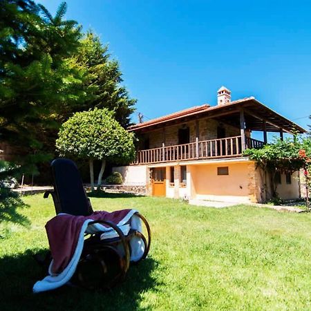 Traditional Stone Home With View Throfarion Exterior foto